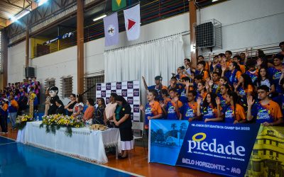 Estudantes participam da cerimônia de abertura dos VIII Jogos Estudantis da CIANSP