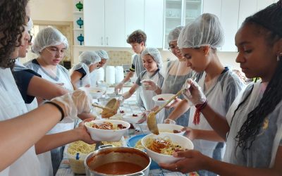 Estudantes do Colégio Piedade protagonizam ação social pelas ruas de Belo Horizonte